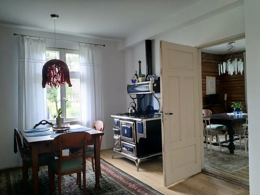 CAPTAIN'S HOUSE - Image 1