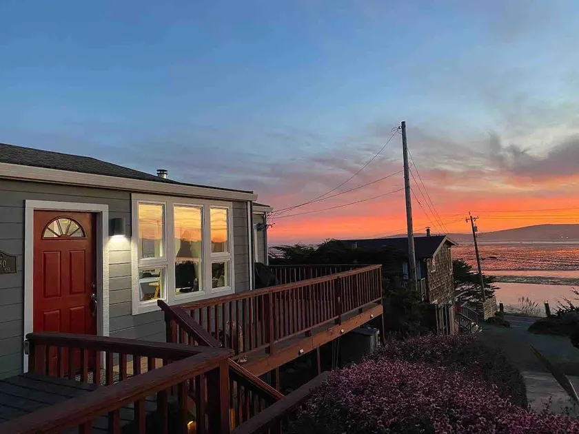 Ocean Views with Private Hot Tub, Gourmet Kitchen - Image 1
