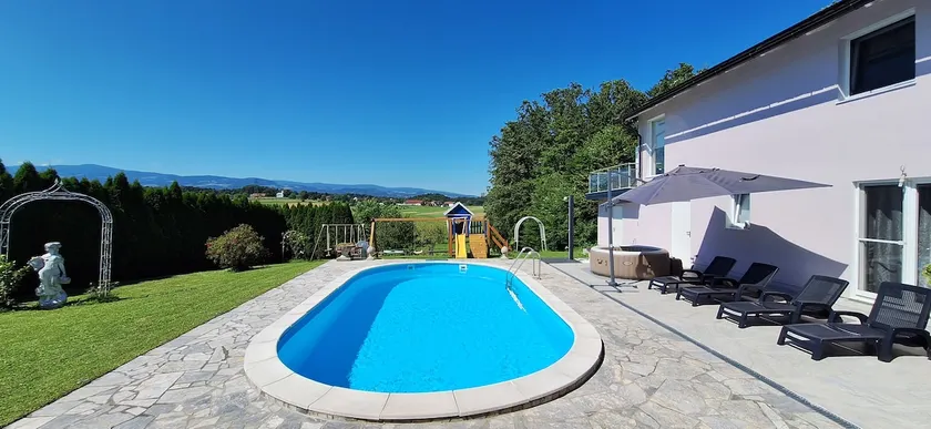 Sofia Holiday Haven in der Natur mit Pool - Image 1