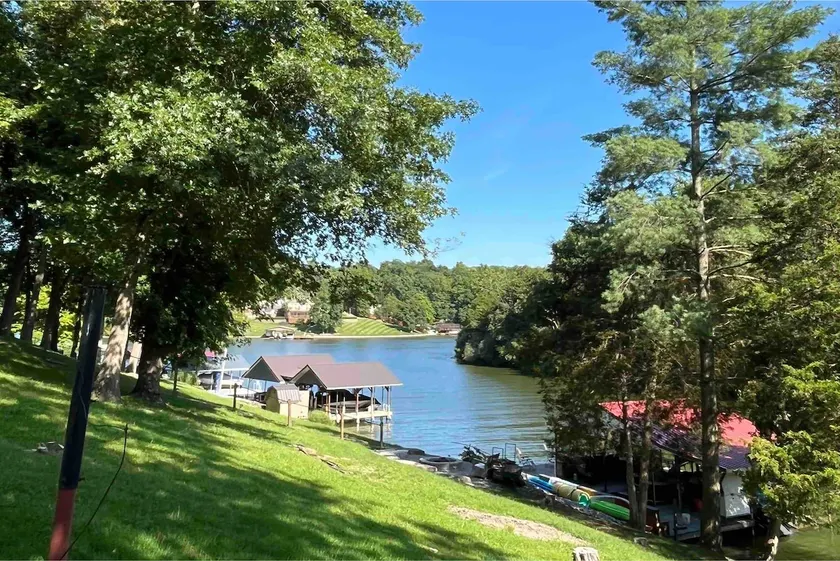 Peaceful Cabin in Cove on Williamstown Lake 7 miles from Ark Encounter - Image 1