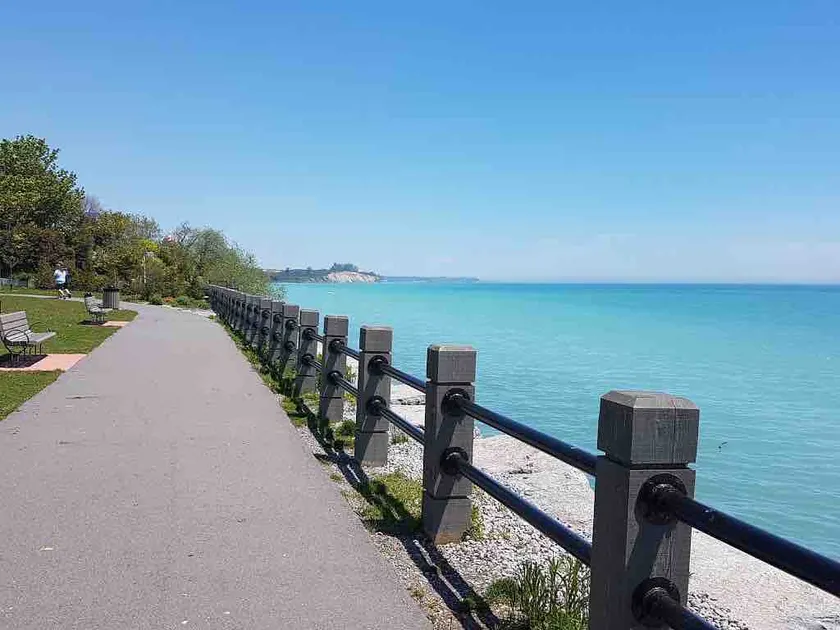 Waterfront community ideally for long stays - Image 1