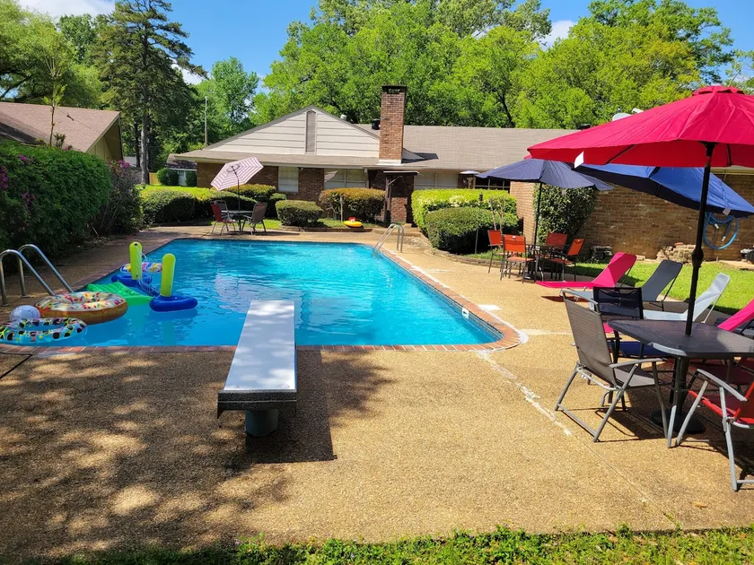 BRINGING MIAMI TO JACKSON MISSISSIPPI. - Image 1