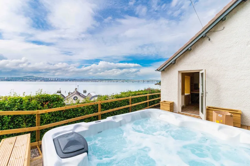 River View Cottage with Hot Tub, nr St Andrews - Image 1