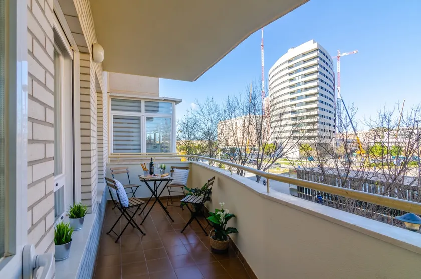 WintowinRentals Teatinos, Metro, Free Parking & Pool. - Image 1