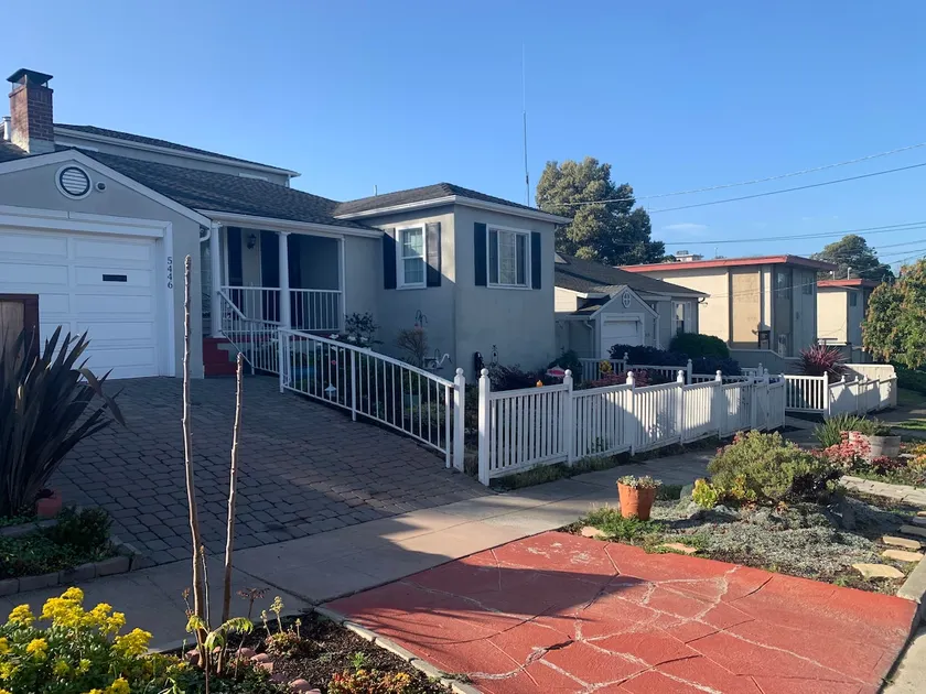 El Cerrito apartment in quiet neighborhood. - Image 1