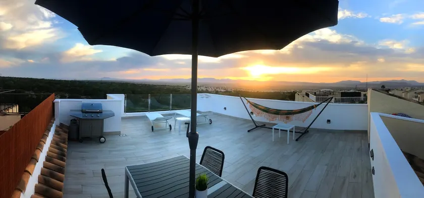 Casa Rooftop with amazing views (Wifi, BBQ, A/C) - Image 1