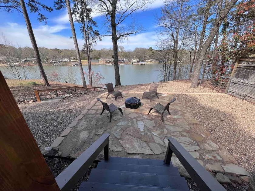 Lake cabin with covered RV pad , two kayaks - Image 1