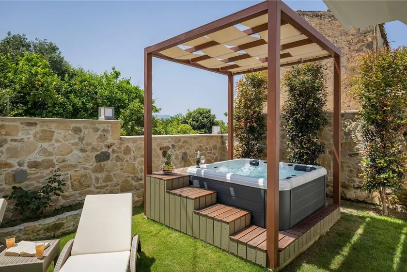 D'Oro Silver Villa - 1BR Cozy Villa with Hot Tub - Image 1