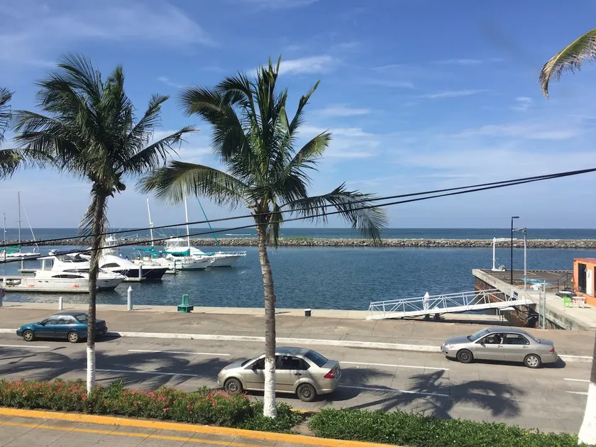 Spacious apartment facing the Aquarium and Yacht Club - Image 1