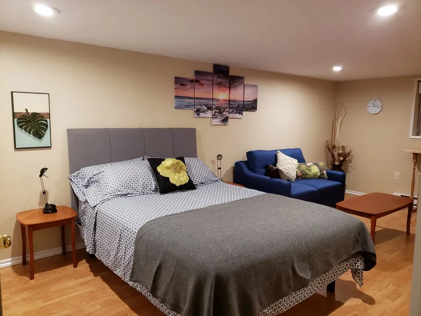 Cozy one bedroom suite - Image 1