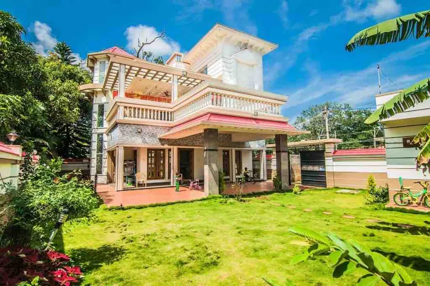Playhouse Yelagiri 5bhk swings, lawn, Prime area. - Image 1