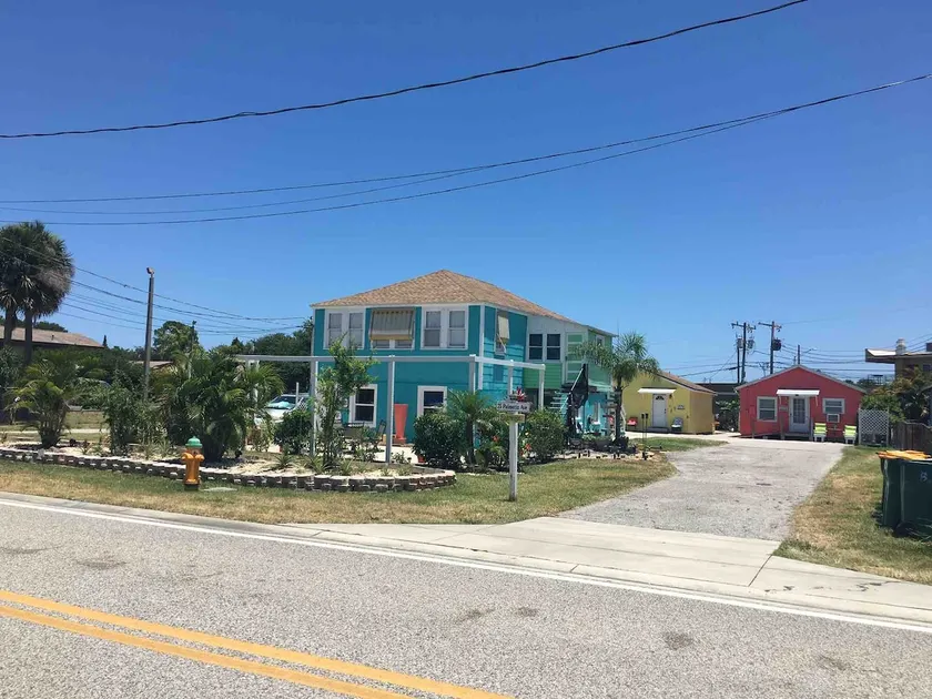 Island Aquarium - Image 1