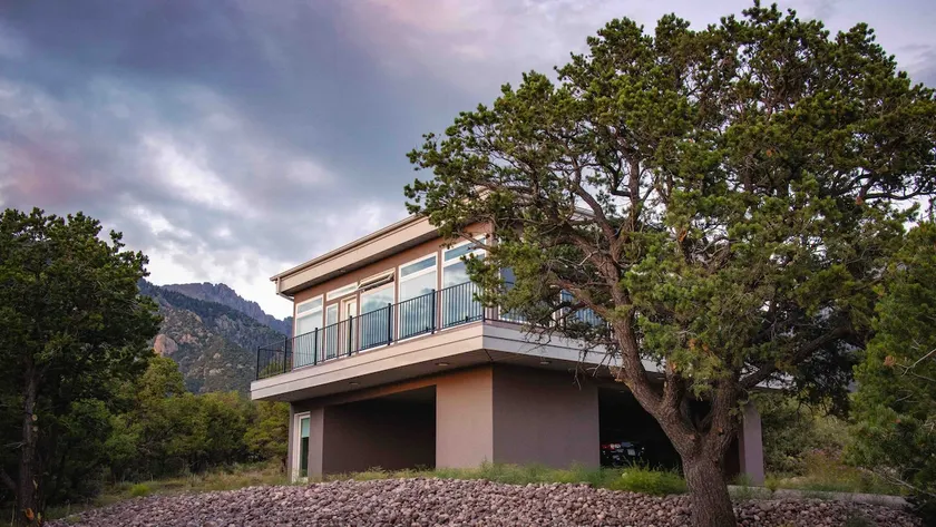 Contemporary Home with Panoramic Views - Image 1
