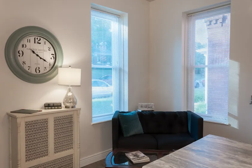 The Ella Rose Guest Suite steps from Main Street - Image 1