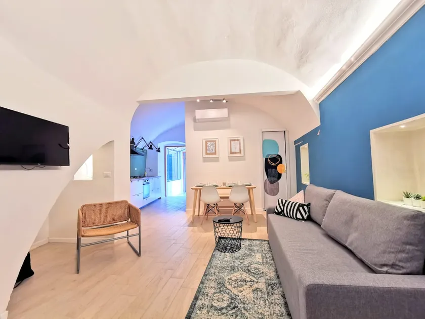 Bridge House - Image 1