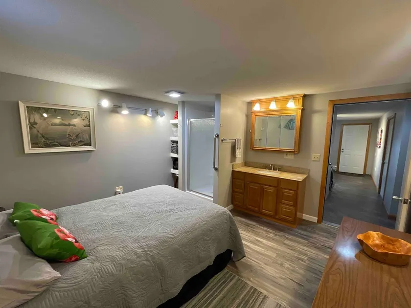 Lovely one bedroom apartment with own entrance - Image 1