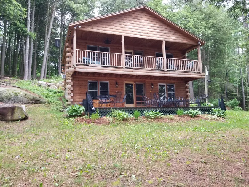 Quiet Lake Front Cabin - Image 1