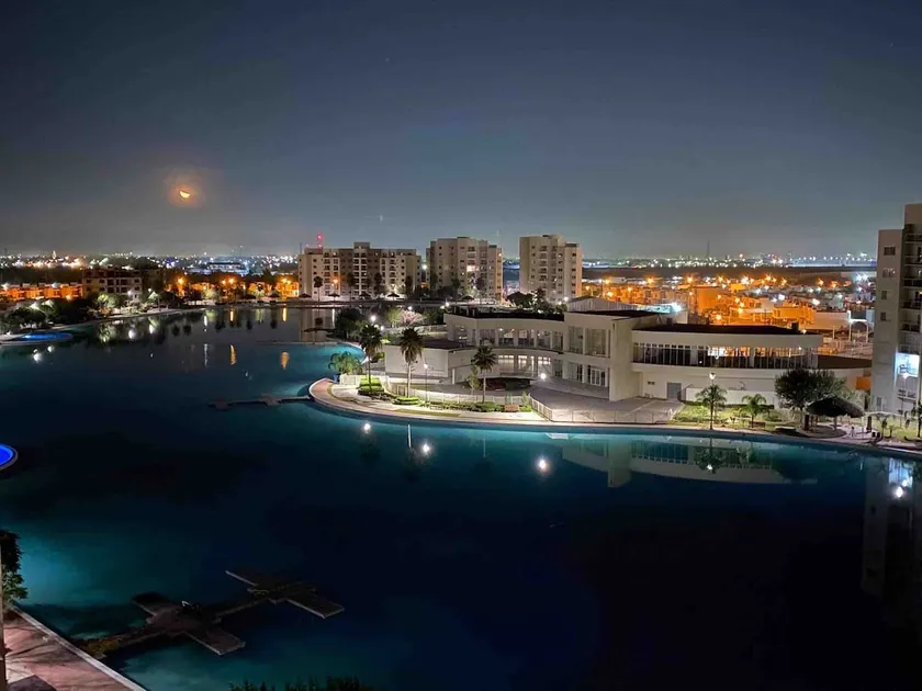 Comfortable, Furnished Apartment with A/C and a View of the Lagoon - Image 1
