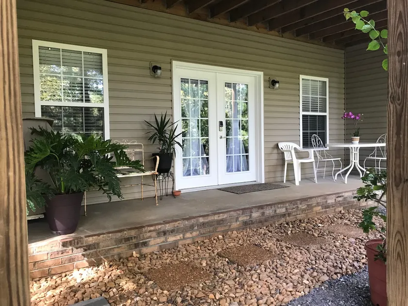 Quiet Woodsy Retreat - Image 1