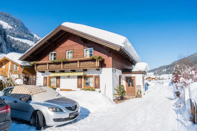 Apartment in Kleinarl near Ski Slopes - Image 1