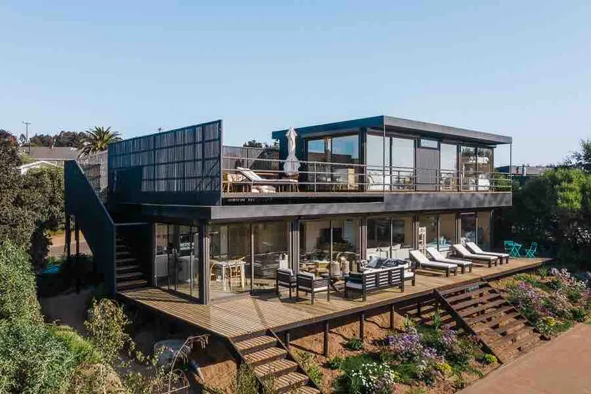 Modern house with great ocean view in a condominium. - Image 1