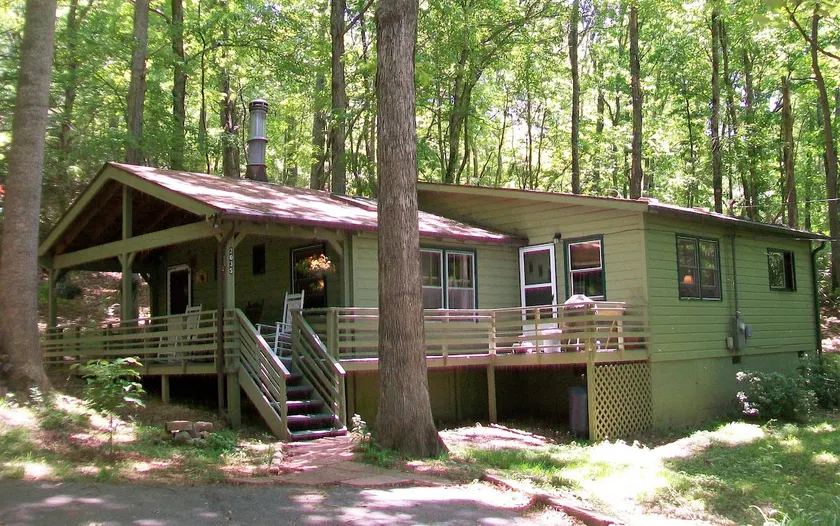 Bears' Crossing Cabin - Image 1