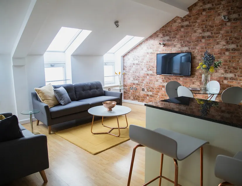Superb Harrogate 2 bedroom apartment - Image 1