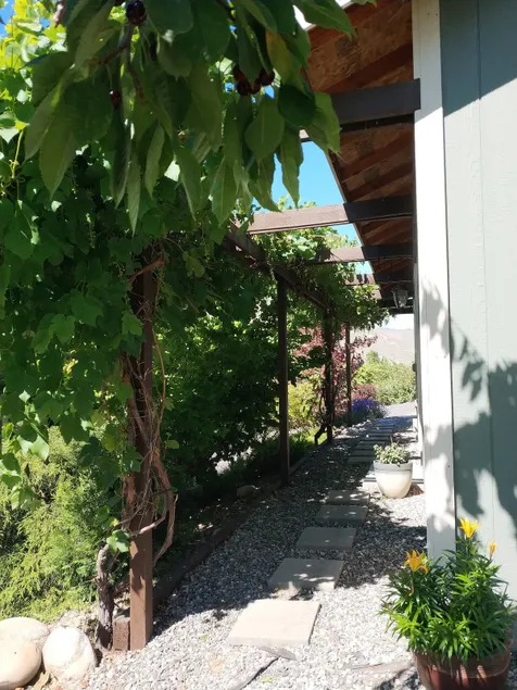 Orchard Inn - Image 1