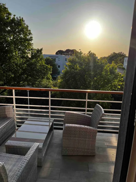 Ideal for Families and Couples - Beautiful Bright 2 Bedroom - Image 1