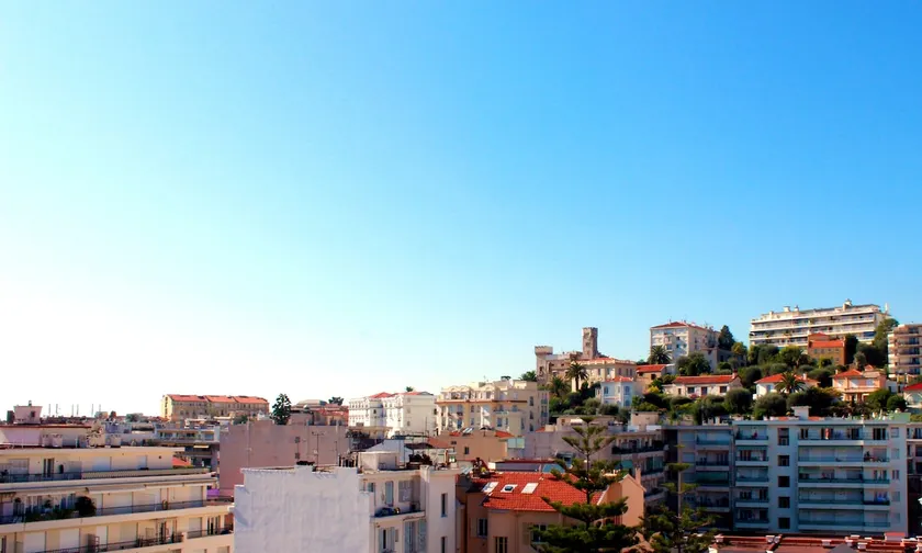 Cosy - Negresco - AC - 5 min walk to Beach - Image 1