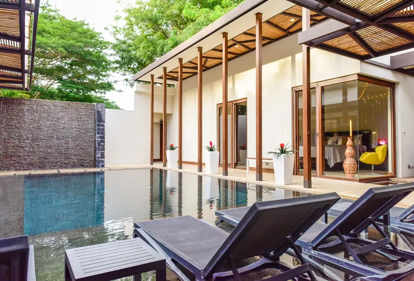Luxury Golf-course Villa - Image 1