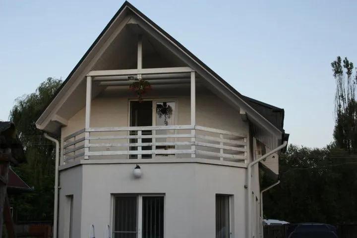 ”White house” - country side, complete house - Image 1