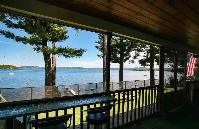 Cottage · Beachfront Cottage on Lake Champlain, Colchester - Image 1