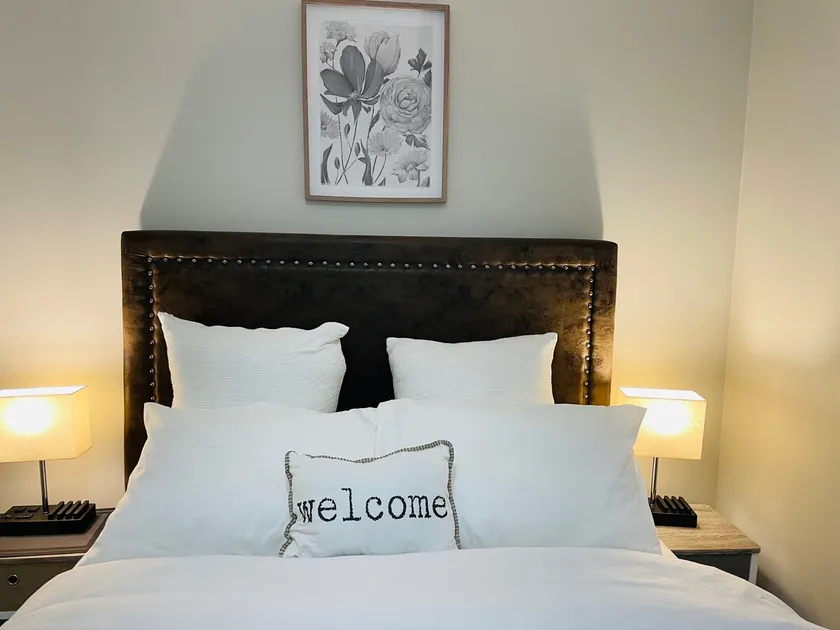 Cozy 2-bedroom suite in Calgary - Image 1