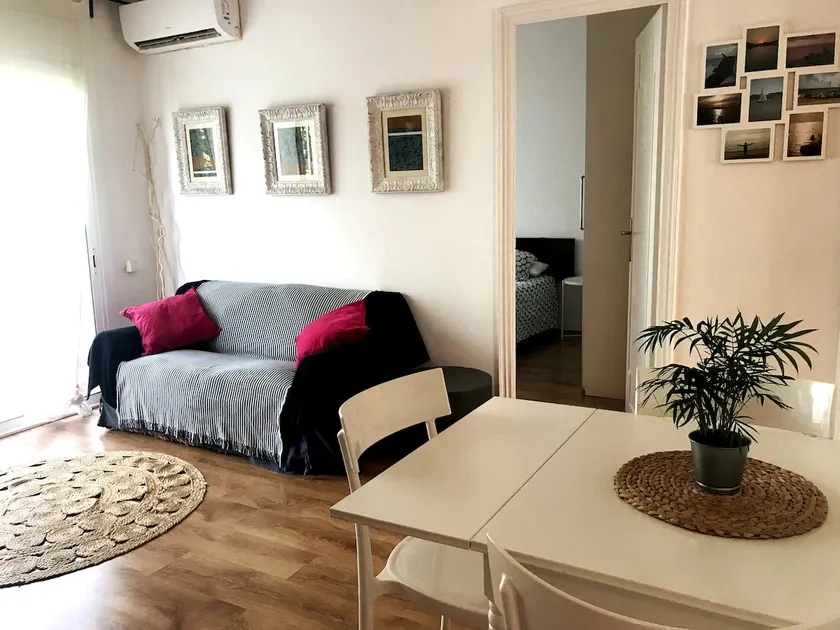 Komfortabel og lys lejlighed 20 minutter fra centrum af Barcelona - Image 1