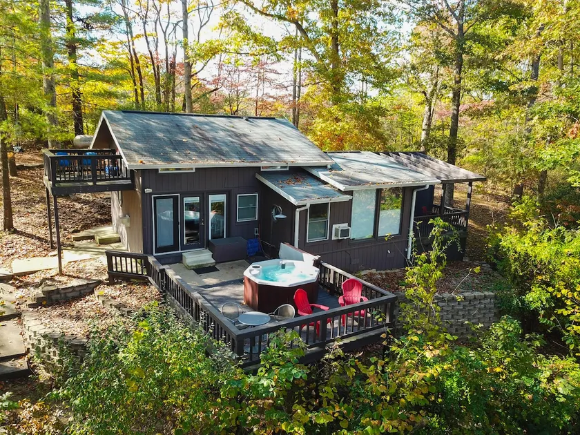 Lake House - Image 1
