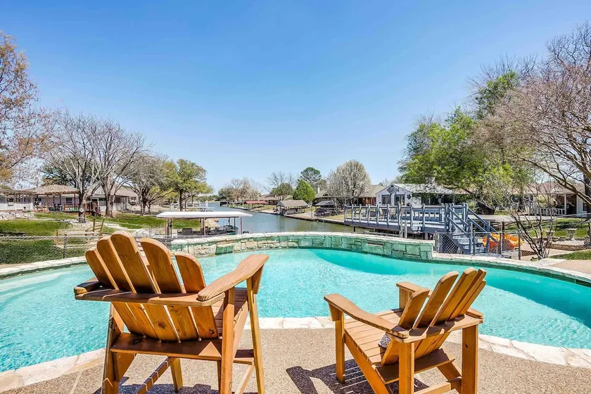 On Lake Time Pool AND Hot Tub! - Image 1
