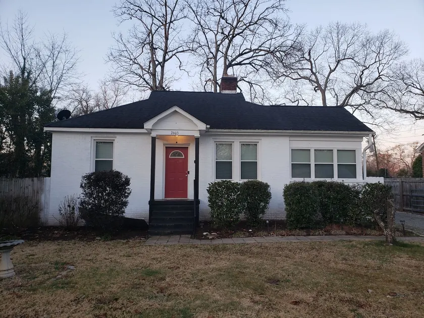 Cozy 3 bedroom house. convenient location! - Image 1