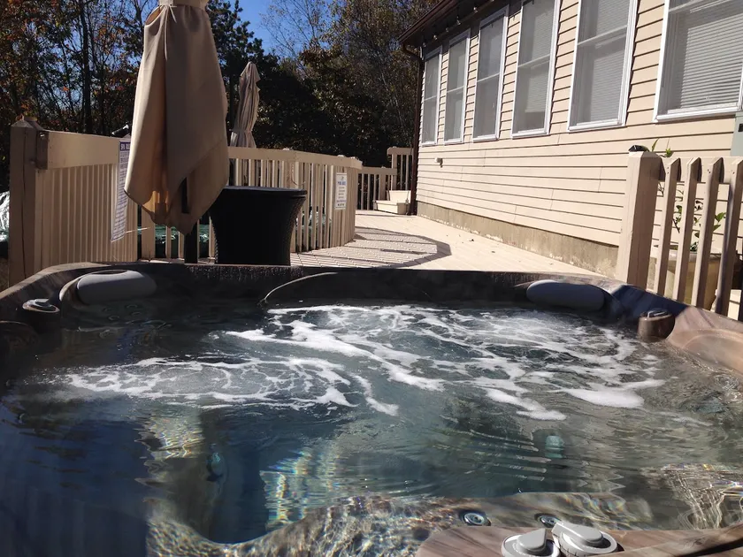 Private swimming pool,Hot Tube, A/C Game room. - Image 1