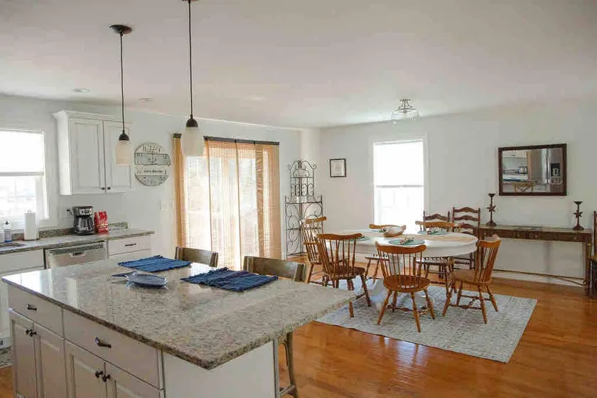 Spacious Bonnet Home Central to Narragansett Beaches and Newport - Image 1
