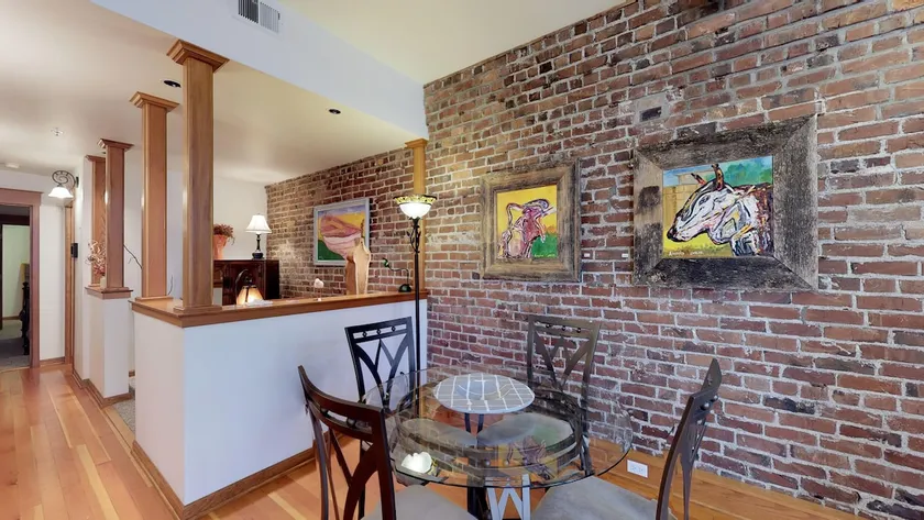 PROMO 15% WEEKLY/45% MONTHLY DISCOUNT Tacoma's Theater Dist. High-End Condos. - Image 1