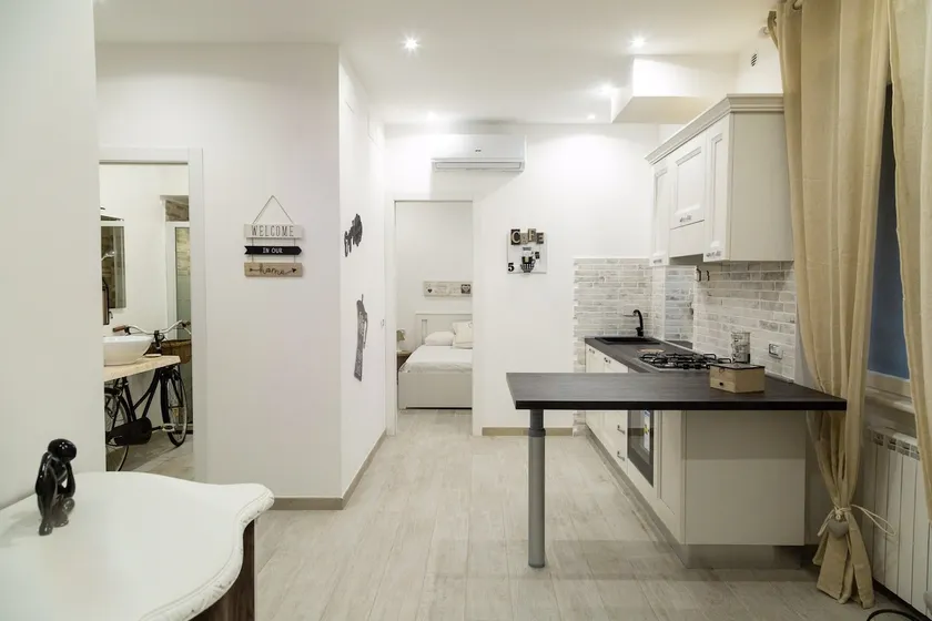 Eur Home - Image 1