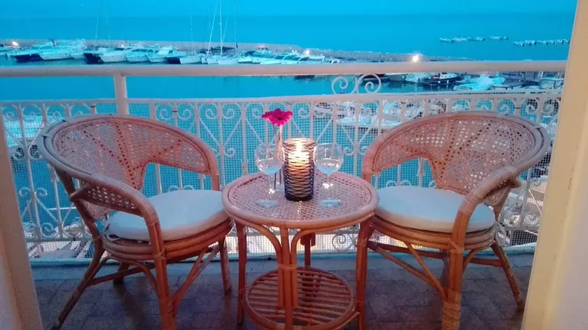 Scario Sunny Apartment in centro - Image 1