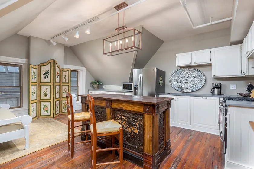 Historic Penthouse w/ Lux King Bed Sleeps 6 - Image 1