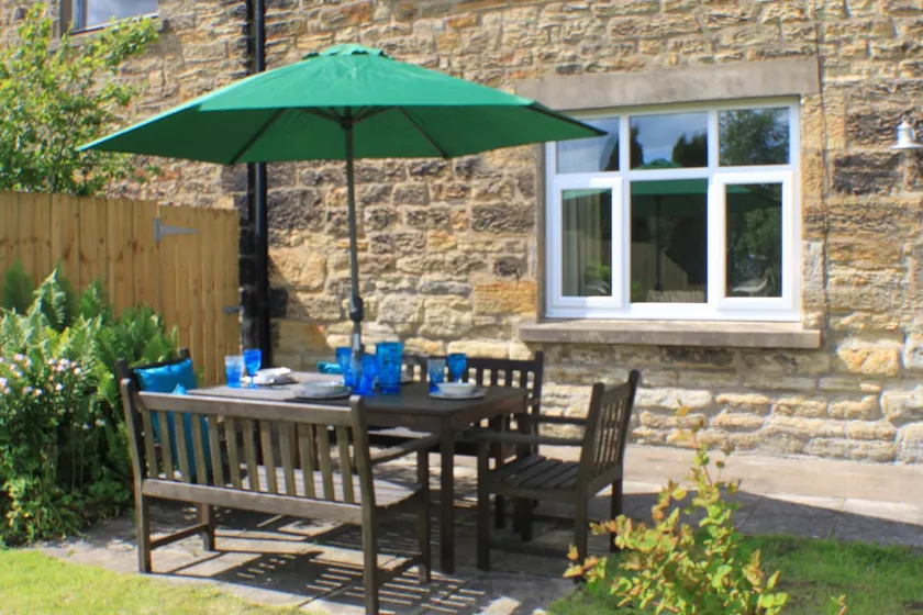 Mona's Cottage with enclosed garden and free wifi. - Image 1
