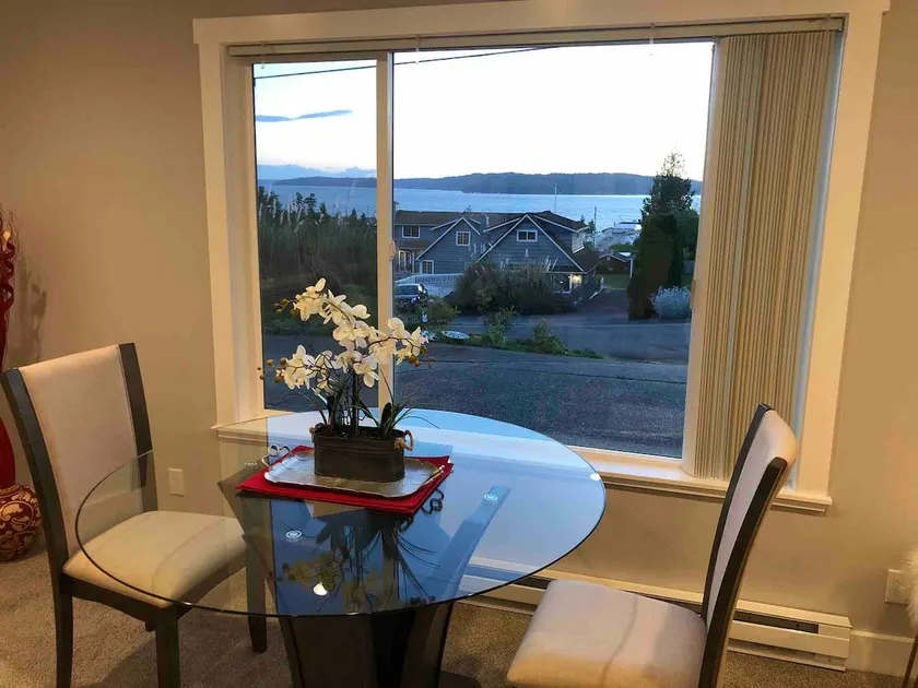 Saltwater Suite Sound views and gardens await you! - Image 1