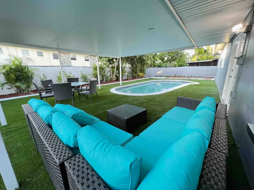 Royal Luxe Pool Home near Ft Laud airport and each - Image 1