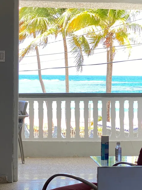 Cozy Beach Apartment - Image 1