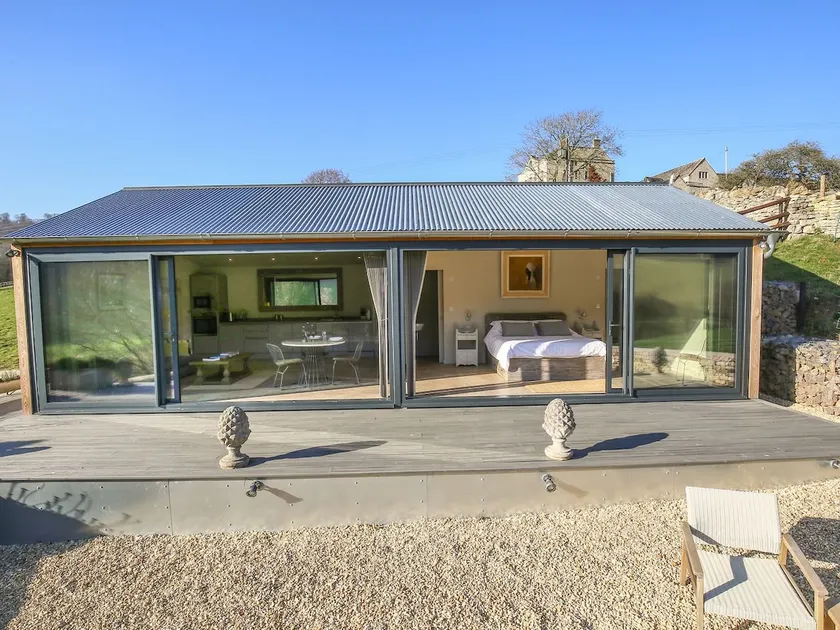 Unique Private Slad Valley Contemporary Chic Barn - Image 1