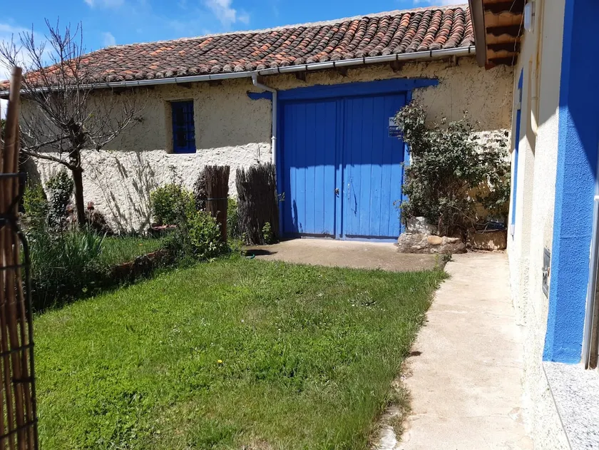 Country house with garden and barbecue near León - Image 1